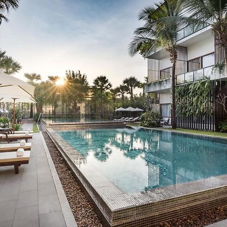 Shintana Saya La Maison Siem Reap Exteriér fotografie The hotel's pool